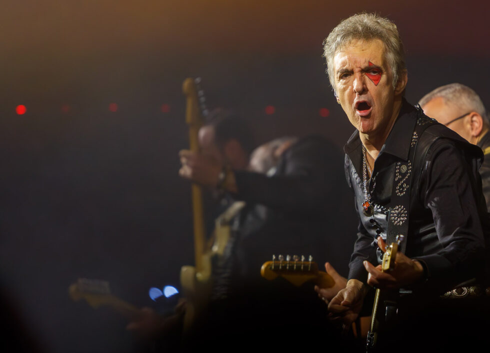 Ramoncín en un momento de su concierto en Zaragoza