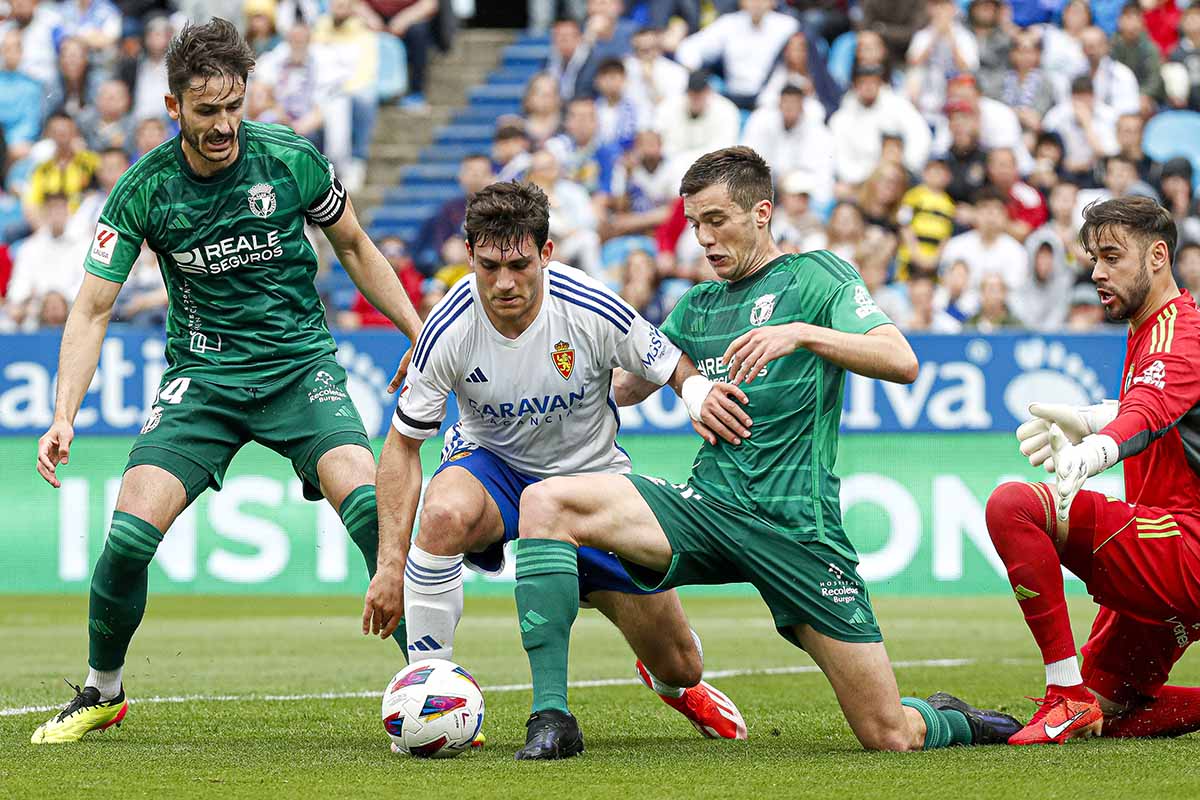 Fotografía de un momento de acción en un partido de fútbol del Real Zaragoza